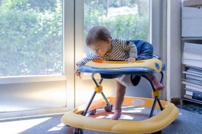 Xe tròn tập đi cho bé nguy cơ gây chấn thương vẫn tự do mua bán