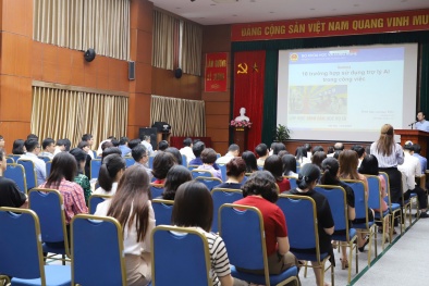 'AI không thay thế bạn, nhưng người biết dùng AI sẽ thay thế bạn'