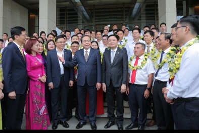 Chủ tịch Quốc hội: Trân trọng đóng góp của người lao động nơi tuyến đầu ngành năng lượng quốc gia