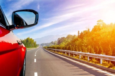 Lái xe an toàn trong mùa nắng nóng: Những trang bị không thể thiếu