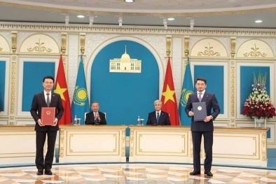 Việt Nam ký hợp tác phát triển KH-CN, đổi mới sáng tạo với Kazakhstan