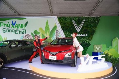 Chuỗi sự kiện ‘Phủ Xanh, Sống Chất’: Chủ xe xăng đổi sang xe điện sau 30 phút cầm lái VF 6