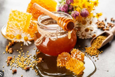 Bác sĩ khuyến cáo nên thận trọng khi dùng mật ong chung với một số thực phẩm và thuốc 