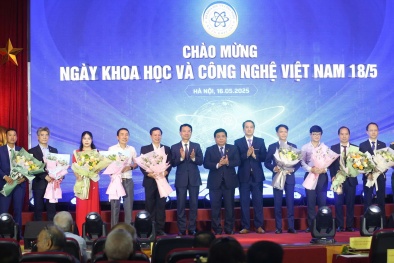 Khoa học công nghệ phải đi vào cuộc sống, giải những bài toán lớn của quốc gia