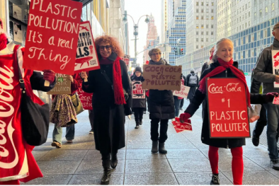 Coca-Cola gây ô nhiễm nhựa nhiều nhất thế giới, đối diện tẩy chay của người tiêu dùng