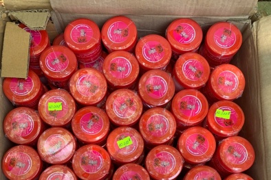 Mỹ phẩm trôi nổi len lỏi trên thị trường: Hơn 1.200 lọ bị thu giữ ở Nghệ An