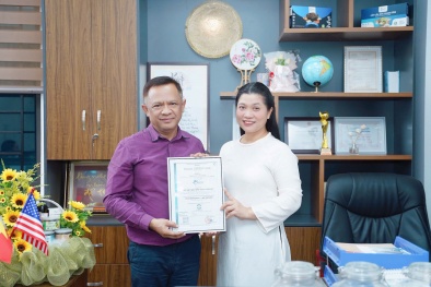 Trung tâm Chứng nhận Halal Quốc gia trao chứng nhận Halal cho NPD Việt Nam