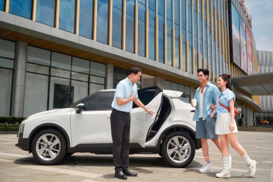 Vào mùa cao điểm vận doanh, tài xế đầu tư xe điện để tham gia taxi công nghệ