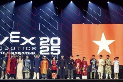 VEX Robotics World Championship 2025: Học sinh Đinh Thiện Lý lan tỏa tinh thần STEM Việt Nam tại đấu trường quốc tế