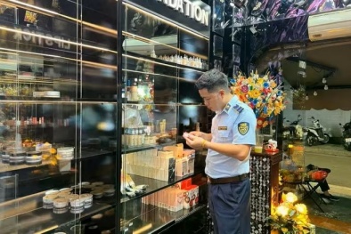 Hà Nội phát hiện gần 400 sản phẩm mỹ phẩm nhập lậu tại cửa hàng TINA LÊ Make Up