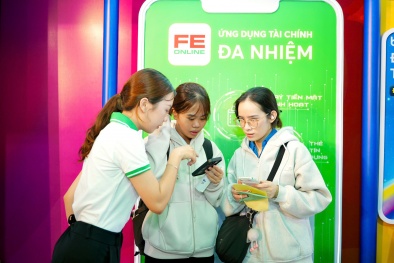 FE CREDIT mang ứng dụng tài chính đa nhiệm đến Ngày không tiền mặt 2025