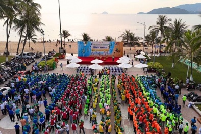 Gần 10.000 người Vingroup và tình nguyện viên ra quân làm sạch bờ biển tại 28 tỉnh, thành phố 