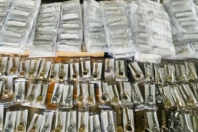 Nguy cơ tràn lan hàng giả: Đồng hồ Rolex, giày Adidas, Louis Vuitton bị tuồn lậu vào Việt Nam