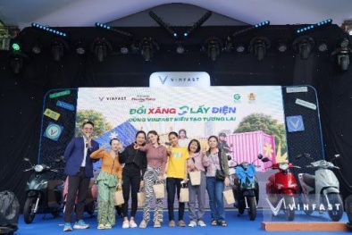 Một năm không tốn tiền sạc, công nhân Đồng Nai tranh thủ ‘lên đời’ xe máy VinFast