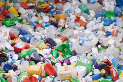 Biến rác thải nhựa thành thuốc giảm đau nhờ vi khuẩn E. coli