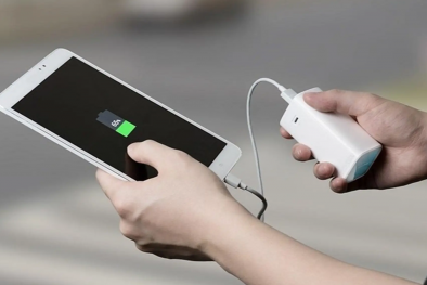 Tràn lan sạc dự phòng giá rẻ và những hiểm họa tiềm ẩn phía sau 