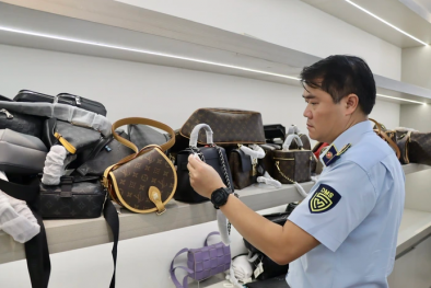 Đà Nẵng phát hiện chiêu 'dẫn tour' trá hình bán hàng giả, vi phạm sở hữu trí tuệ cho khách du lịch 