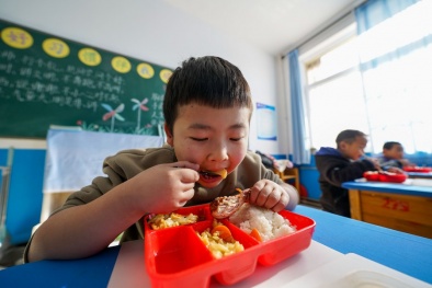 Trung Quốc ban hành bộ tiêu chuẩn bữa ăn học đường