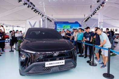 Cơ hội đổi từ xăng sang điện cho tài xế dịch vụ tại 'Ngày hội xanh - Thu xe xăng, Lên đời xe xanh'