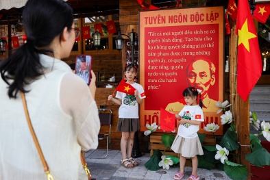 Doanh nghiệp 'chạy nước rút' kích cầu dịp đại lễ