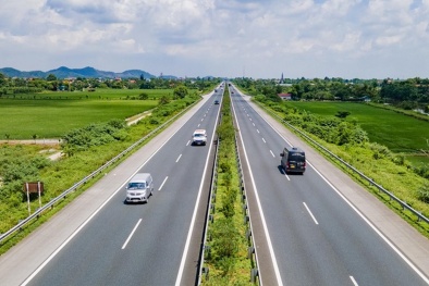 Ninh Bình đề xuất xây dựng ba tuyến đường cao tốc đạt tiêu chuẩn 