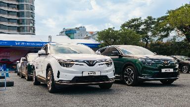 Đi tìm mẫu SUV ‘trải nghiệm tầm cao, mức giá tầm trung’, gia đình trẻ phải lòng VF 8