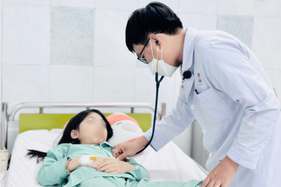 Nhập viện vì ăn kẹo không nhãn mác nghi trộn cần sa