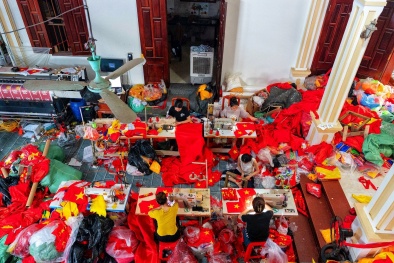 Làng nghề hối hả sản xuất phục vụ Lễ Quốc khánh 2/9