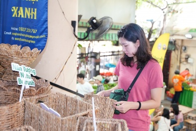 Khi phụ phẩm hóa 'vàng xanh': Hành trình từ giàn mướp, bờ ruộng đến kệ hàng thế giới