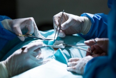 Liệt toàn thân, suy hô hấp vì tiêm botox tại nhà từ người không chuyên