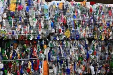 Đột phá tái chế nhựa: Chất xúc tác giá rẻ loại bỏ nhu cầu phân loại 