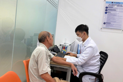 FPT Long Châu đầu tư mạnh vào công nghệ AI trong bảo quản, lưu trữ, vận hành tiêm chủng