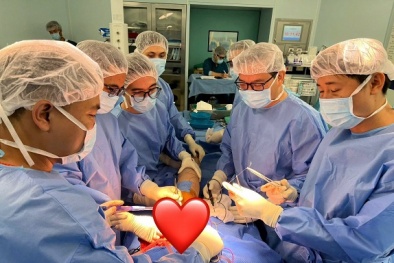 ‘Cuộc marathon trong phòng mổ’ giành lại sự sống cho bệnh nhân ung thư xương hiếm gặp