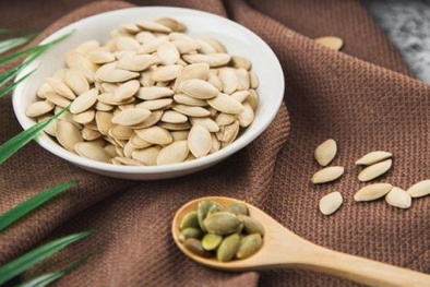 Các nhà nghiên cứu tiết lộ dưỡng chất ‘vàng’ trong hạt bí ngô giúp phòng bệnh tim, tiểu đường