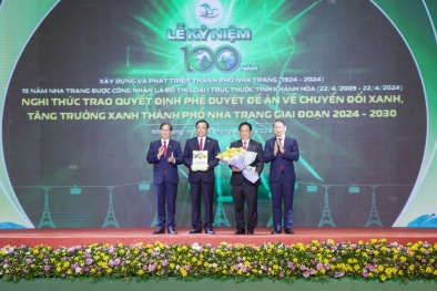VinUni giành ‘chiến thắng kép’ tại ESG Business Awards 2025
