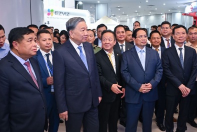 Tiếp tục đẩy mạnh ứng dụng AI, 'siêu cảng' Việt Nam SuperPort™ gây ấn tượng mạnh tại VIIE 2025