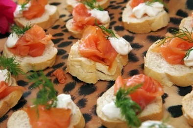 Thu hồi cá hồi hun khói của Công ty D&M Smoked Fish do nguy cơ nhiễm khuẩn Listeria