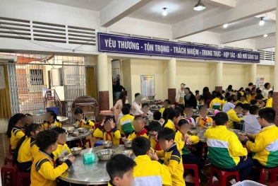 Thực phẩm bẩn tuồn vào trường học: Lỗ hổng an toàn thực phẩm học đường