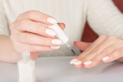 Liên minh châu Âu cấm sử dụng chất TPO trong sơn móng tay