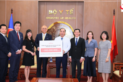 Prudential Việt Nam trao gửi yêu thương đến người dân khu vực bị ảnh hưởng bởi bão lũ