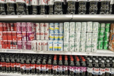 Coca-Cola thu hồi ba sản phẩm nước ngọt phổ biến do nghi nhiễm kim loại