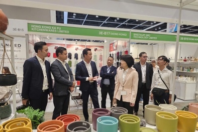 Hàng thủ công mỹ nghệ Hà Nội tạo ấn tượng mạnh tại Mega Show Hong Kong 2025