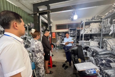 Tạm giữ lượng lớn sản phẩm không rõ nguồn gốc, không hóa đơn chứng từ rao bán trên mạng xã hội