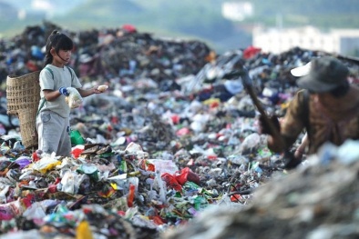 Chuẩn hóa quản lý và hành động mạnh hơn để chặn 'dòng nhựa' trôi vào môi trường