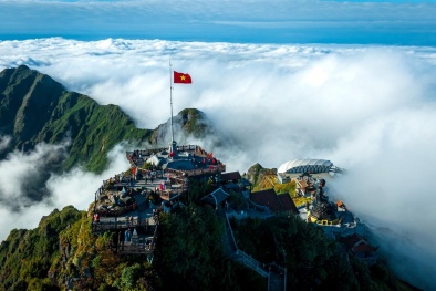 Sun World Fansipan Legend: Lạc vào 'miền cổ tích' trên đỉnh Fansipan mùa mây