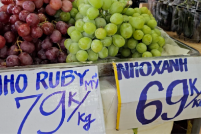 Thành phố Hồ Chí Minh: Trái cây 'nhập nhèm nguồn gốc', giá rẻ khó kiểm soát