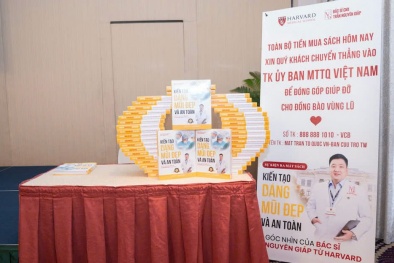 Doanh thu sách 'Kiến tạo dáng mũi đẹp và an toàn' đã đến với đồng bào vùng lũ