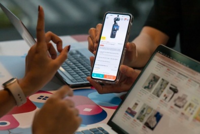 Hàng chính hãng 'đua nhau' lên sàn