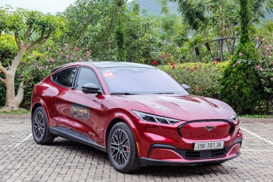 Triệu hồi Ford Mustang Mach-E tại Việt Nam để cập nhật phần mềm