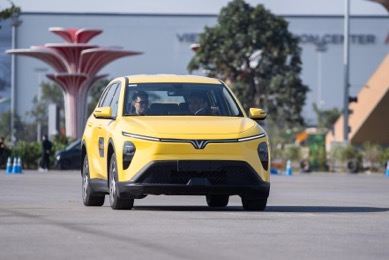 Lái thử xong, khách muốn ‘chốt’ ngay xe điện VinFast tại VMS 2025
